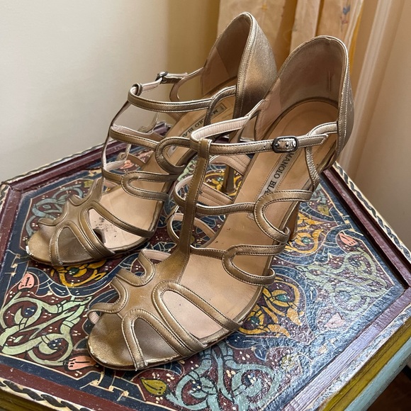 Manolo Blahnik size 401/2 (10).